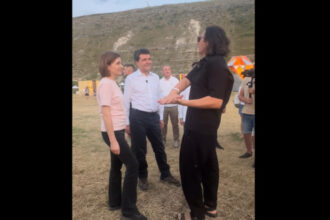 video nicusor dan a participat alaturi de maia sandu la festivalul lupilor din republica moldova 689836b352866