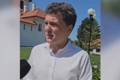 video nicusor dan explica de ce a mers la manastire in loc sa participe la ceremoniile de ziua marinei nu am vrut sa fac anunt 689f4f8fb1a17