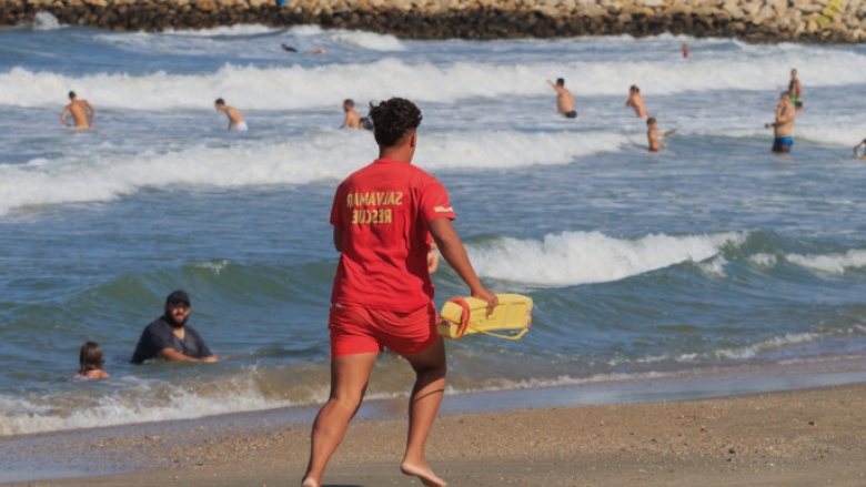 video pericol pe litoralul romanesc a fost arborat steagul rosu un turist a murit inecat la jupiter 68a0900a4f079