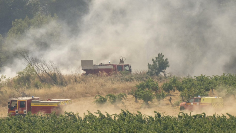 videofoto incendiul din sudul frantei a mistuit 16 000 de hectare un mort si 13 raniti intre care un pompier si o persoana sunt in stare grava 6894f1dd16f8f