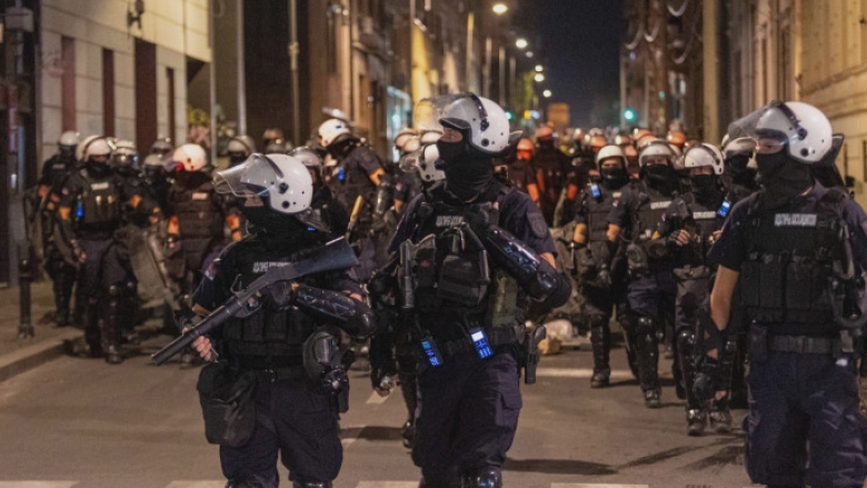 videofoto violente la protestele antiguvernamentale din serbia politia acuzata de brutalitate impotriva manifestantilor 68a0af5794452