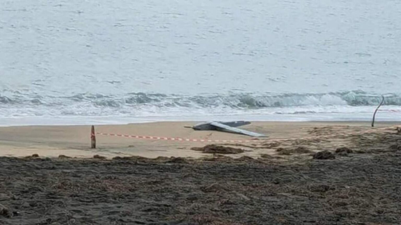 alerta in apropiere de romania o drona necunoscuta a fost gasita pe plaja militarii investigheaza originea 68c4700665b1b