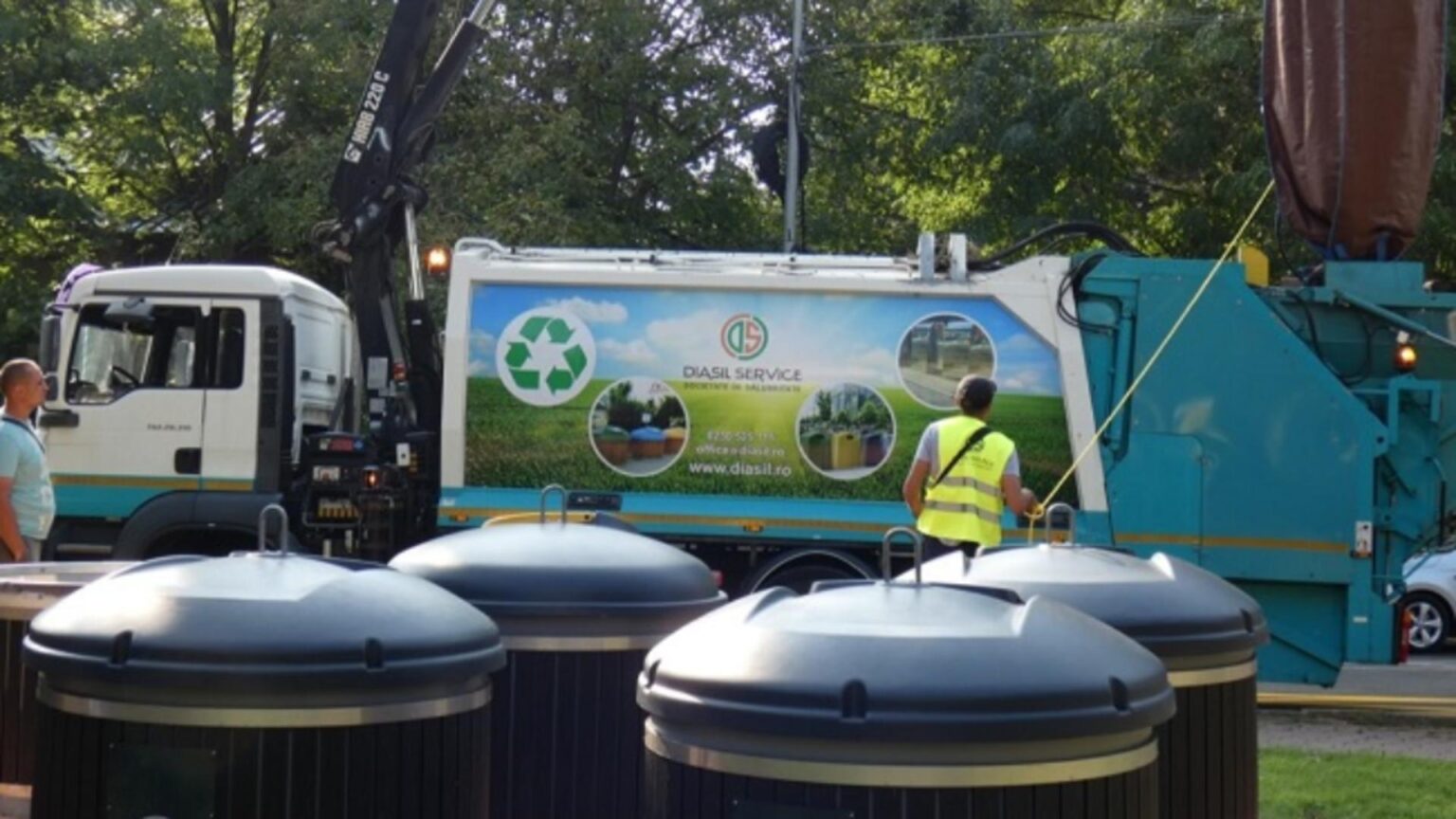 autoturism lovit de masina de gunoi o femeie a fost ranita 68c1b0a50c8cd