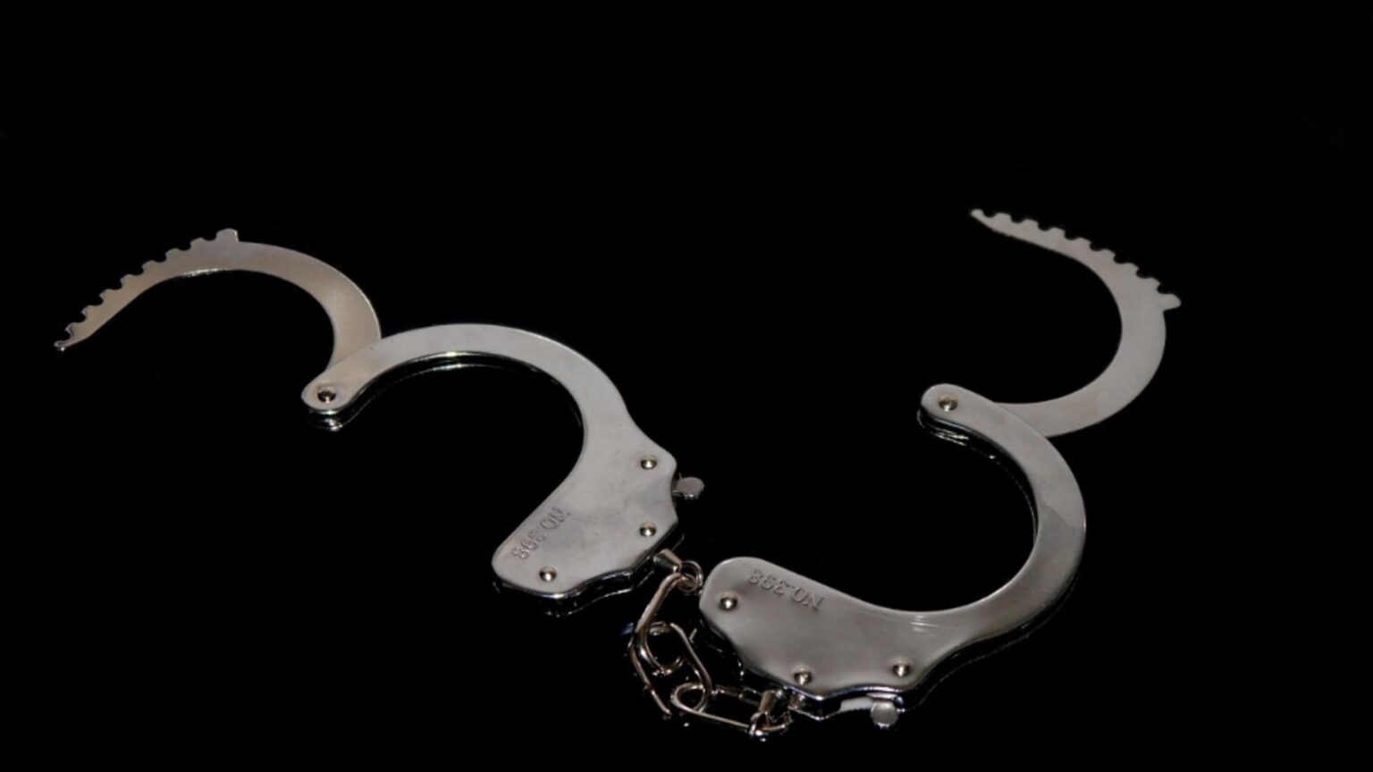 barbat arestat dupa ce si a terorizat fosta iubita cu amenintari si a incalcat in repetate randuri ordinul de protectie supune te la apel ca altfel fac crima 68cbf8c08505a