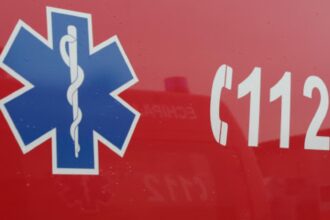 barbatul care s a prabusit luni in fata parlamentului a murit la spital barbatul participase la protestul din administratia publica 68cba0a8195bd