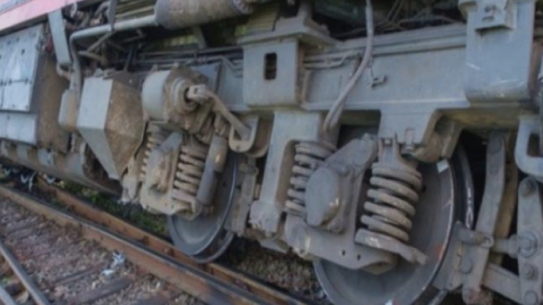 blocaj pe calea ferata la draganesti olt din cauza deraierii unui vagon anuntul cfr 68bad27f04bba