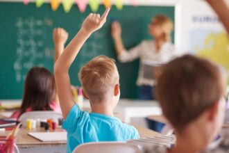 bolojan n a terminat cu educatia vrea reforme si mai ample in invatamant 68c9c4f83d25a