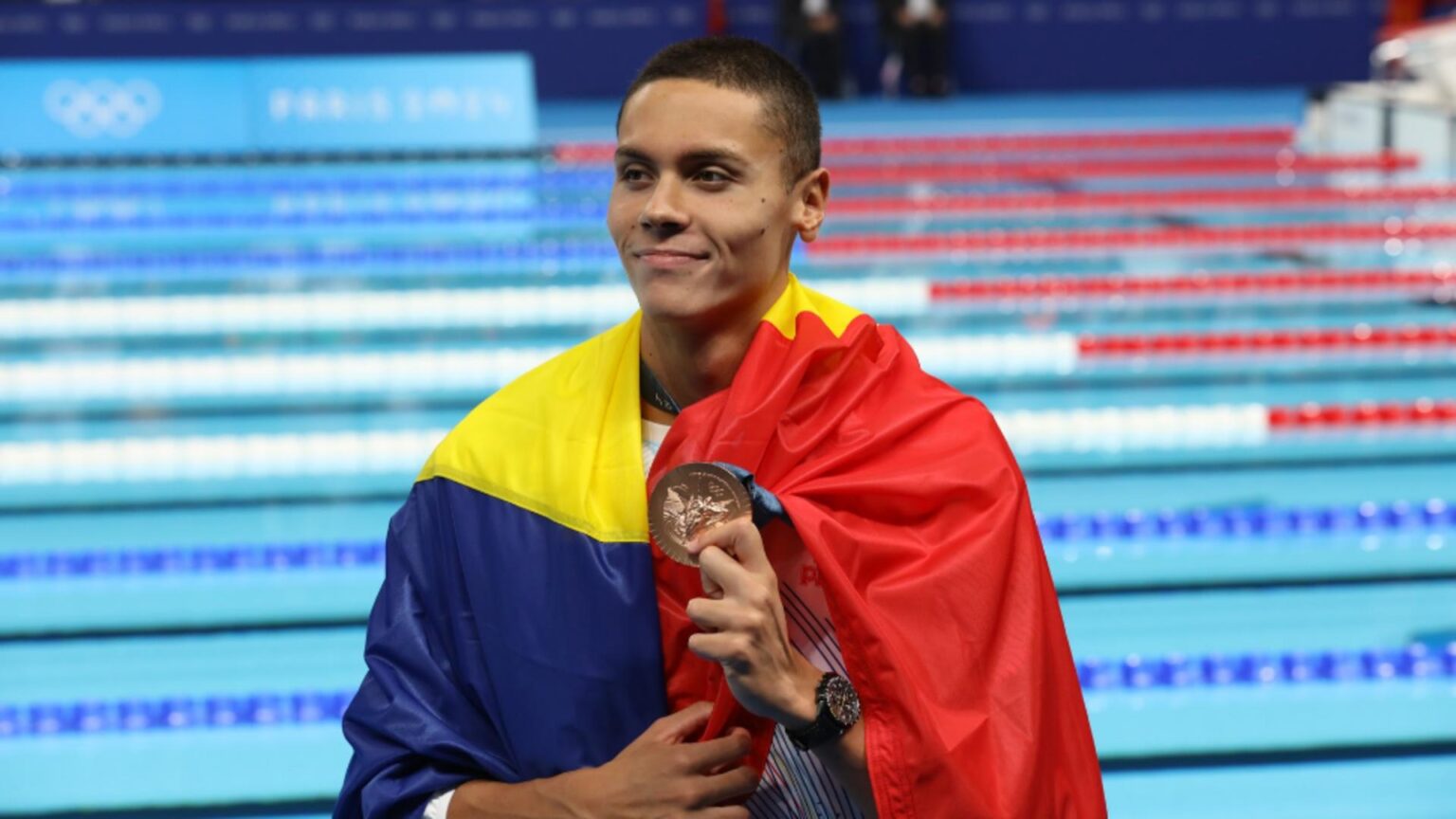 david popovici medalie de aur la 200 m liber la campionatele mondiale de natatie din singapore 68cc6604ebb14