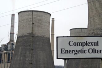 disponibilizari la ce oltenia sindicatele acuza ca sunt dati afara angajatii care nu au pile si sunt pastrate privilegiile sefilor 68ca644791c91