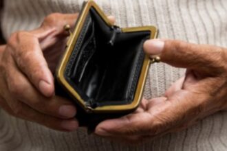 facturile s au dublat guvernul saraciei da 50 de lei in bataie de joc video 68bc54c9118b8