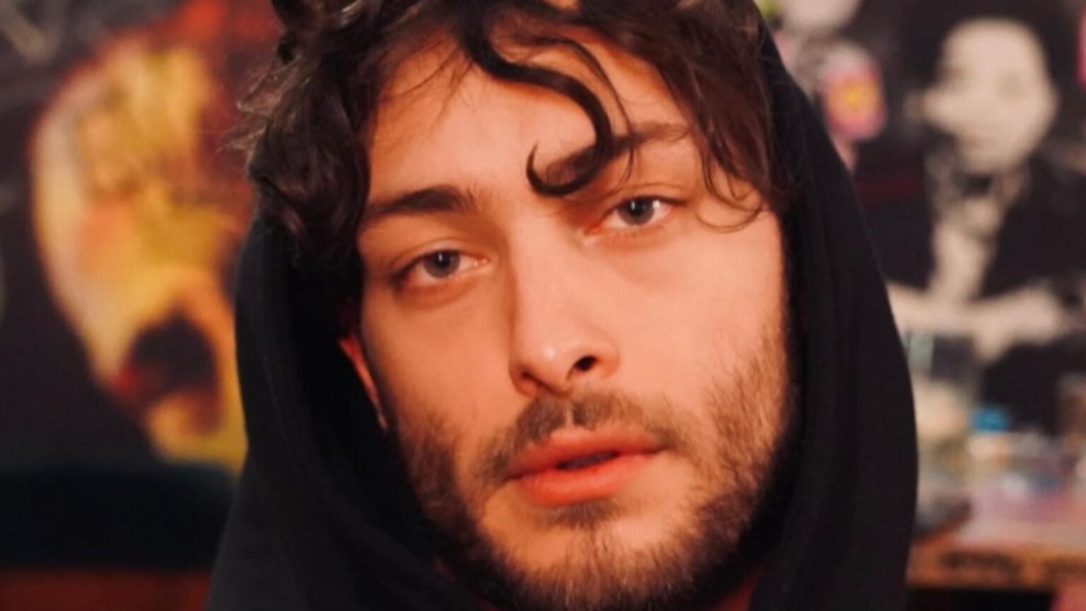 fiul lui ilie dumitrescu cautat de politie dupa ce a provocat un accident rutier grav in capitala apoi a fugit de la fata locului o tanara de 23 de ani grav ranita 68c7fbf8470c7