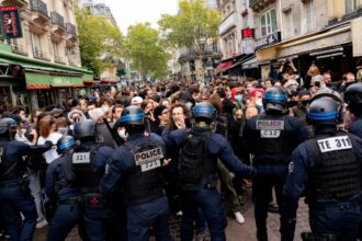 franta paralizata din nou de proteste sindicatele au chemat la o zi de greva generala si manifestatii la nivel national 68cbb0a7f220e