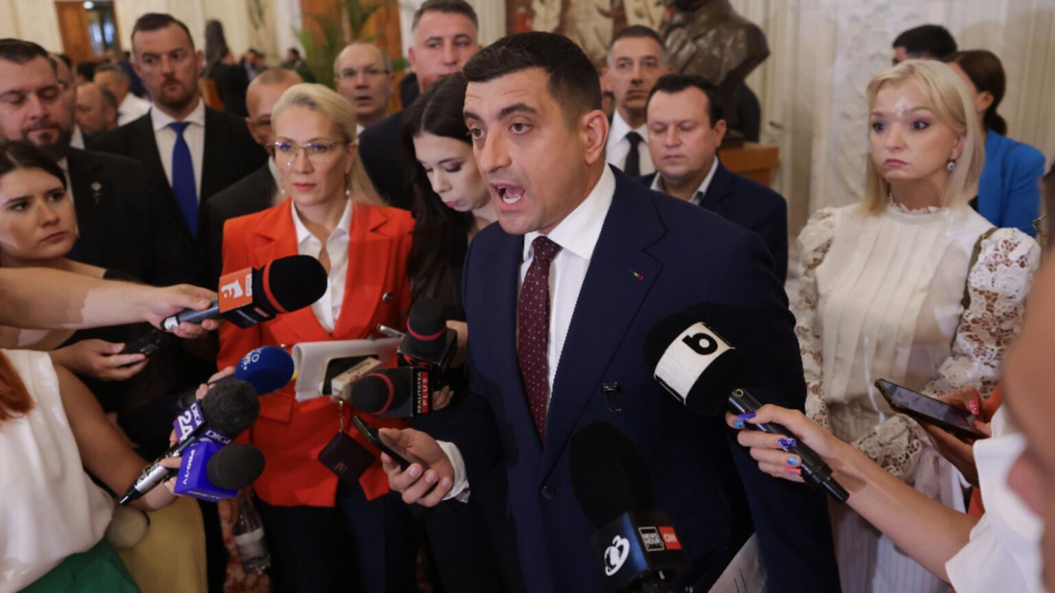 george simion mesaj de ultima ora pentru protestatarii din invatamant nu conteaza cum ati votat important este sa ne facem un viitor impreuna video 68c7bc7c64473