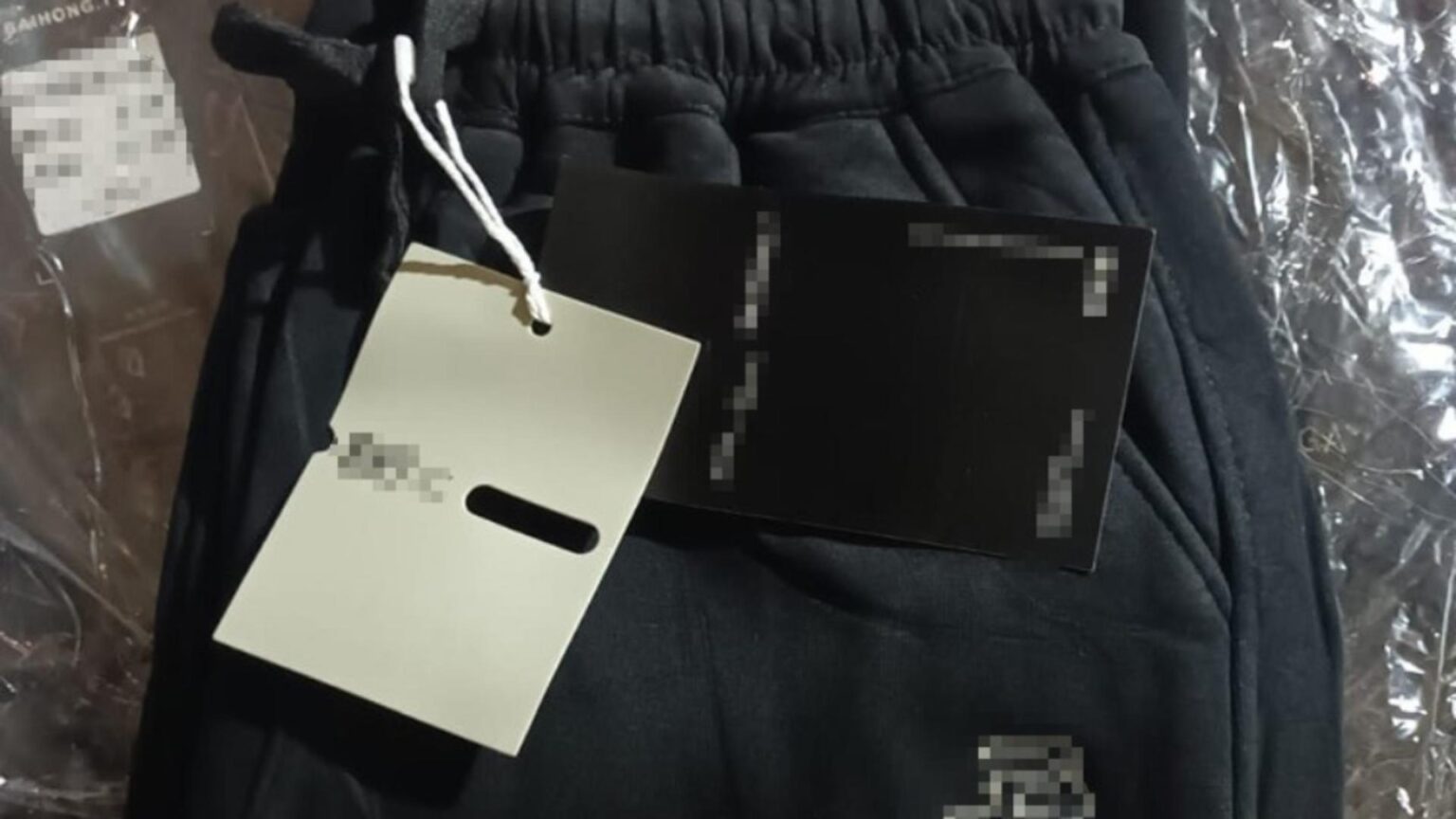 haine contrafacute in valoare de un milion de lei descoperite intr un tir ucrainean 68b97e25e28e5