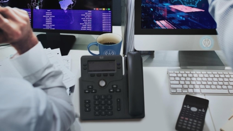 ii asculta baietii cu ochii albastri pe romani ce spune sts despre interceptarea comuncatiilor dar si despre influentarea rezultatelor alegerilor 68baa1e24b3d1