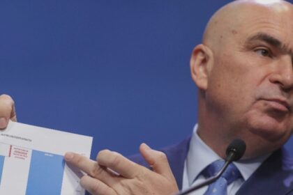 ilie bolojan dupa ce a trecut prin parlament pachetul 2 de masuri ale saraciei trebuie sa facem reduceri de personal banii se duc intr o gaura neagra cati oameni vor fi dati afara 68b6a85125b7b