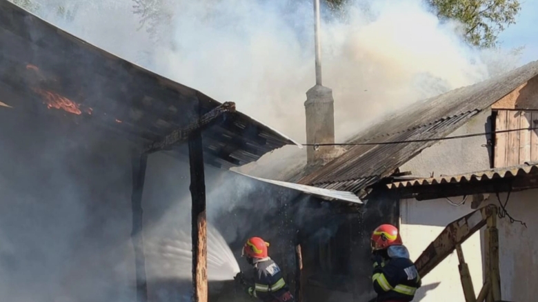 incendiu puternic la giurgiu 7 butelii scoase din flacari risc urias de