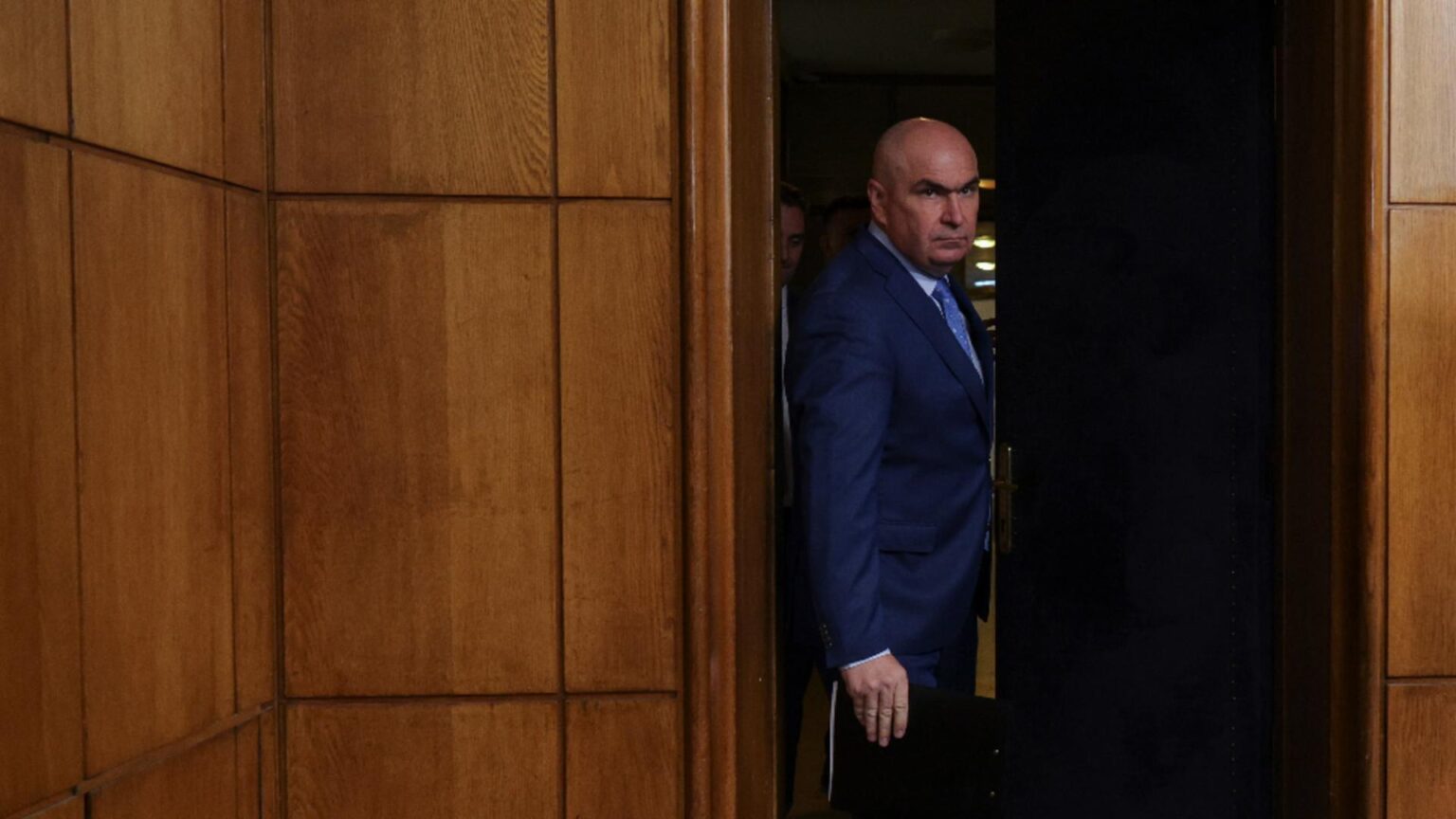 olguta vasilescu intrebata daca va cadea guvernul in cazul in care bolojan nu schimba modul in care vrea sa faca reforma administratiei da 68cd081bb2a69