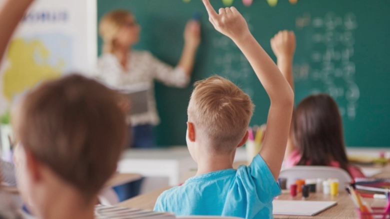 proiect aur elevii si profesorii sa cante imnul si sa spuna tatal nostru la inceputul fiecarei zile de scoala 68b86ad64f59b