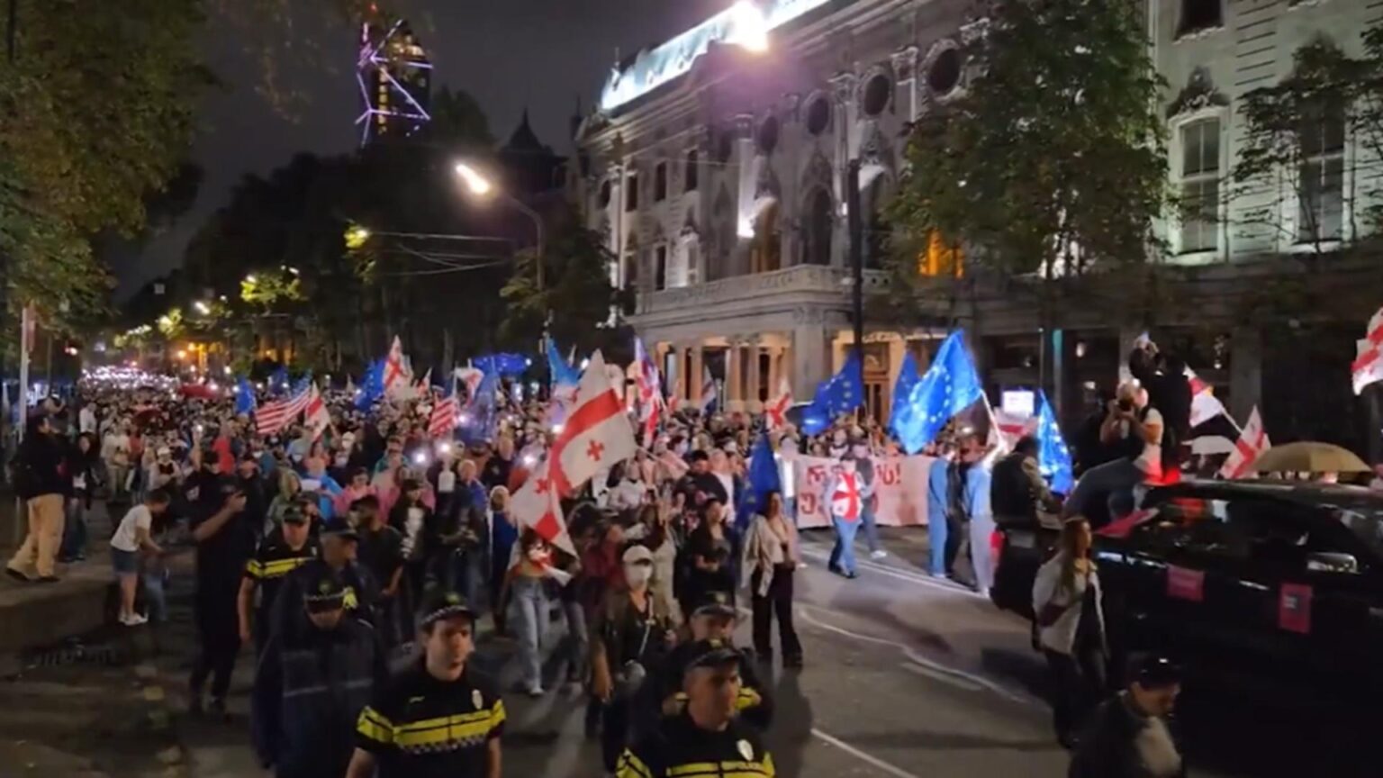 proteste masive in georgia locuitorii acuza implicarea rusiei in institutiile statului 68c6b380c01fc