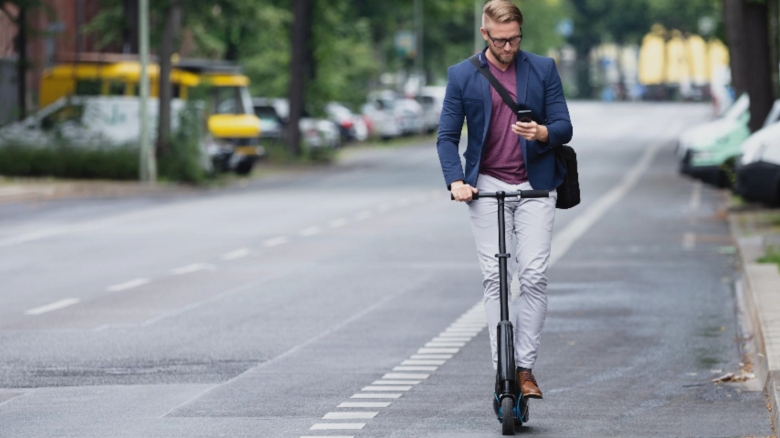 tanar de 22 de ani cercetat dupa ce a lovit mortal o femeie cu trotineta pe trecerea de pietoni 68b70086a732c