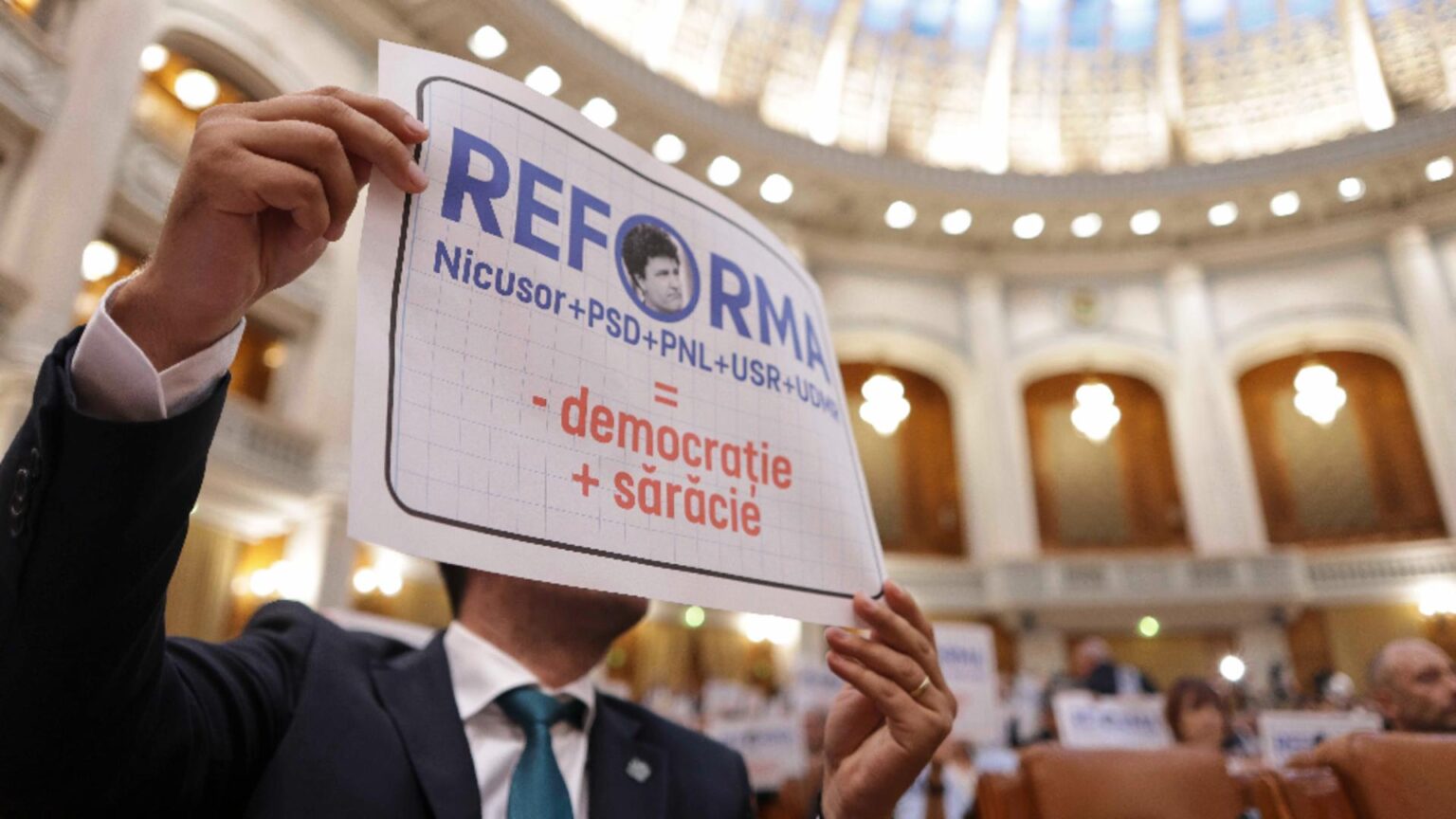 zi cruciala duminica in parlament se voteaza motiunile aur ce sanse sunt ca guvernul saraciei sa plece acasa 68bc4647ce111