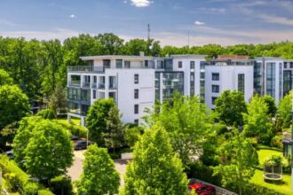 complexul stejarii in centrul unui scandal monstru acuzatii de evaziune frauda si retele oculte in imperiul lui tiriac arhitectura influentei din insula fiscala din nordul capitalei 68e4f7b786035