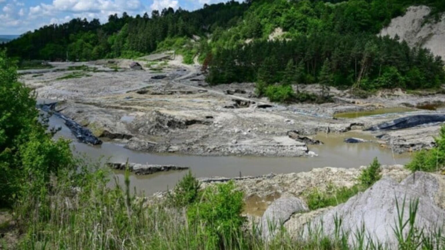 dezastrul de la praid starea de alerta a fost prelungita cu inca 30 de zile accesul in canionul de sare ramane interzis 68e8dbca3c2d0