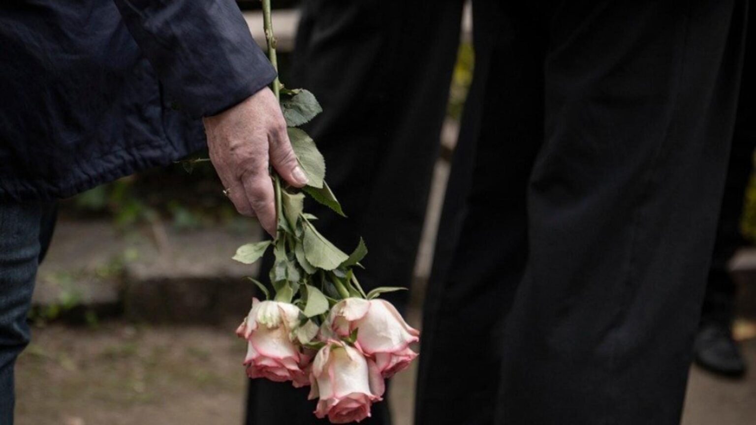 doliu in lumea televiziunii o prezentatoare de 29 de ani a murit dupa ce a sarit de la etaj incercand sa scape de hoti 68e40c5fd0942