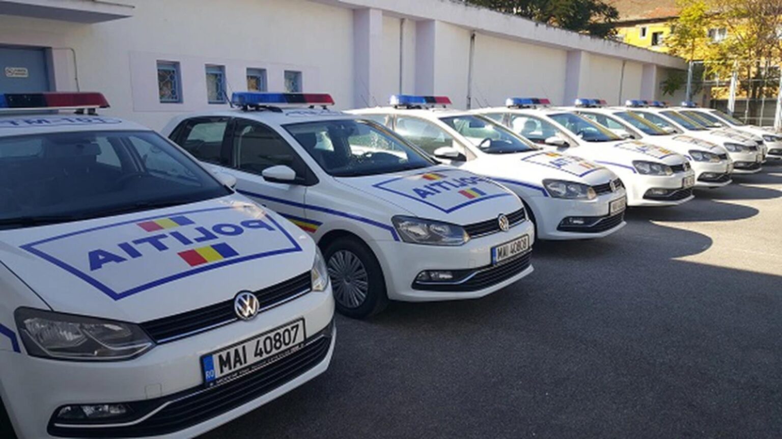 dosar penal la timisoara un elev de 13 ani batut in curtea scolii de un coleg mai mare politia a deschis o ancheta dupa ce victima a ajuns la spital 68e925cb032eb