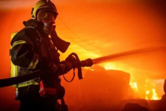 incendiu devastator intr un bloc din constanta o victima dupa ce apartamentul i a fost mistuit de flacari 68e888bb567d7