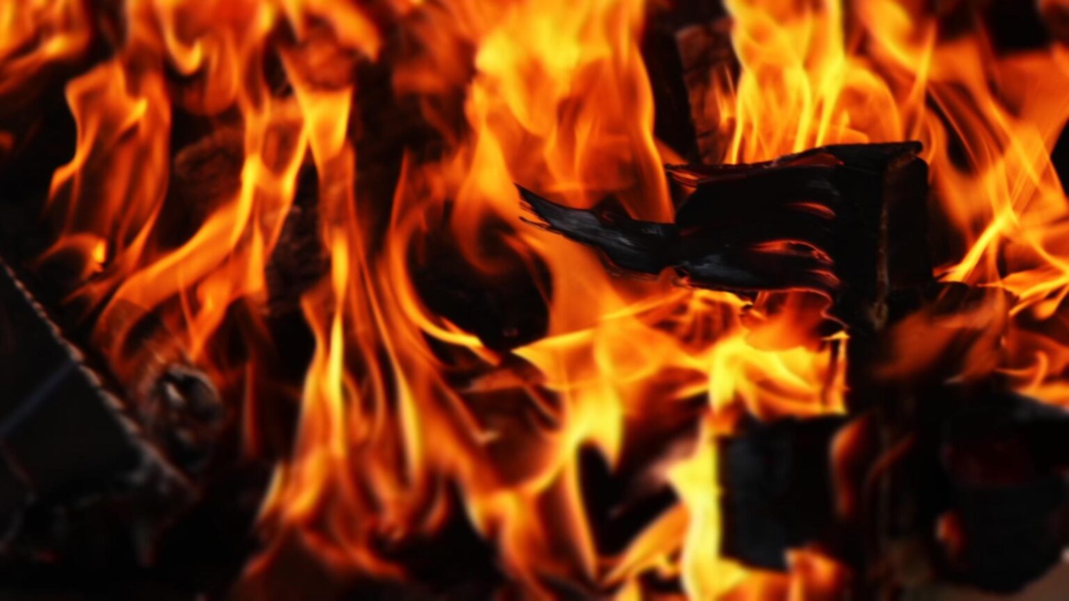 incendiu masiv la un centru comercial din targu mures interventie de amploare a pompierilor 20 de persoane se aflau intr o sala de fitness 68e42e6f5e51f