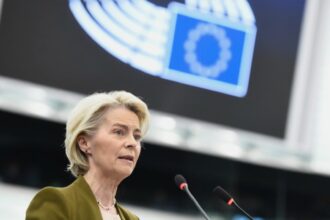 momente dificile pentru ursula von der leyen sefa comisiei europene trebuie sa faca fata la doua motiuni saptamana aceasta 68e3aae163ebe 1