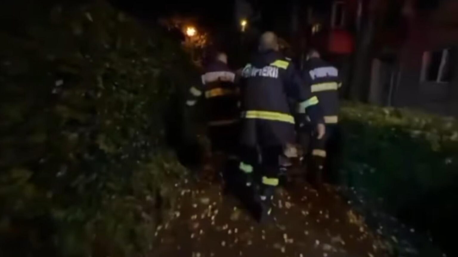 romania sub ape peste 40 de localitati afectate de ploi si vijelii in ultimele ore unde s au inregistrat cele mai mari pagube video 68e5eeec32ed4