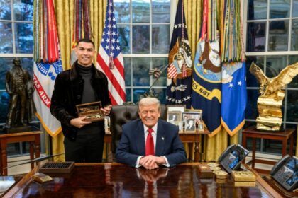 cadoul ciudat pe care i l a facut donald trump lui cristiano ronaldo la casa alba 691f8712972b2