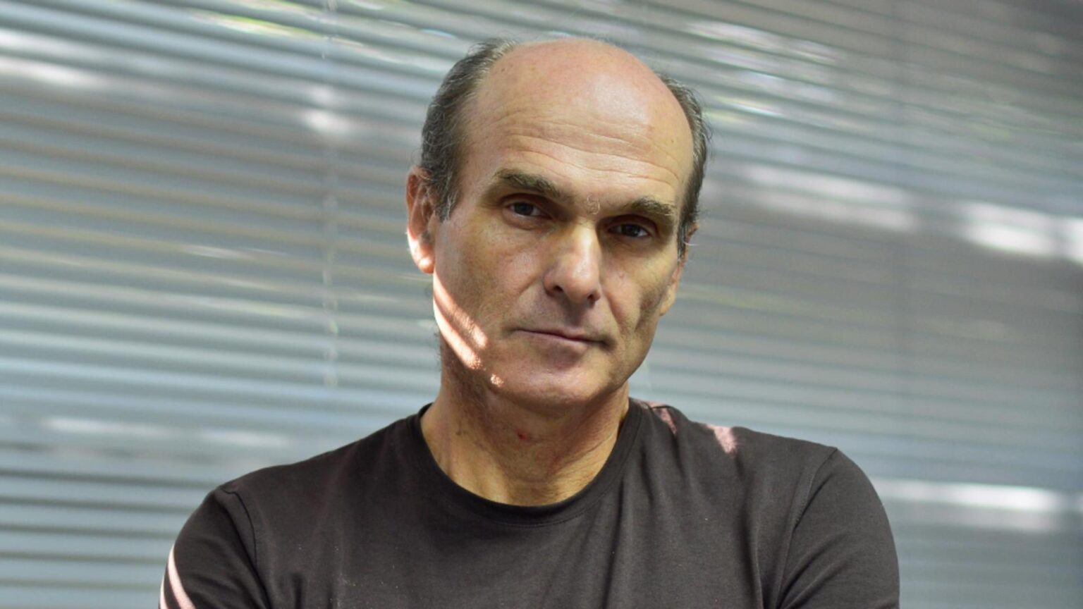 cristian tudor popescu da de pamant cu bolojan tine romanii in strada si se intalneste cu spagarii 690f115b2f8c2