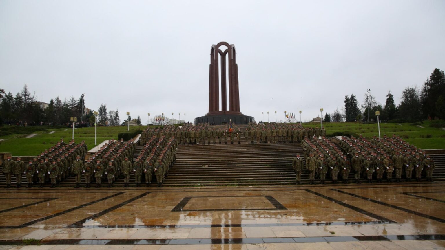 dezastrul lasat in armata de impostorul mosteanu moment halucinant la depunerea juramantului a 600 de militari video 692a93ec118f2