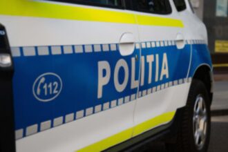 femeia care si a injunghiat fiica de 10 ani a fost arestata preventiv pentru 30 de zile este acuzata de tentativa de omor 69271e1b16140