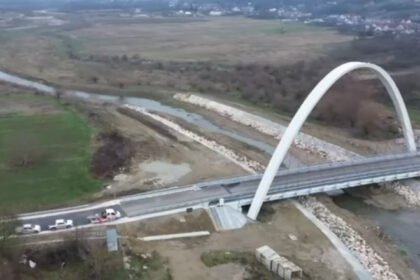 foto a fost finalizat podul cu cel mai mare arc parabolic din romania unde este amplasat si ce legaturi asigura 69275999d7b02