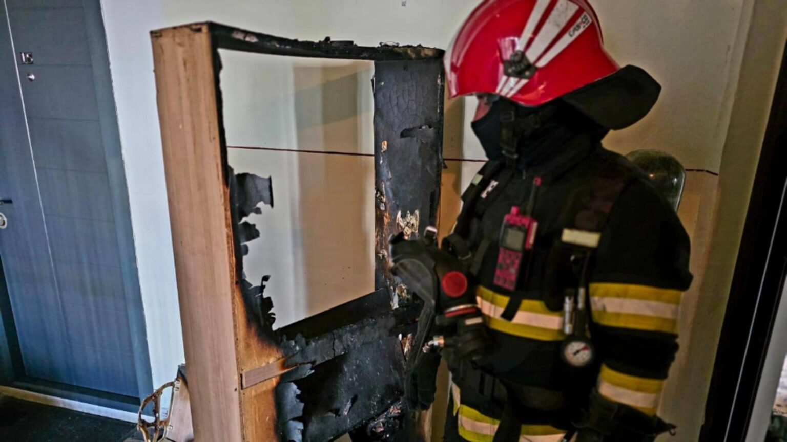 incendiu intr un apartament din giurgiu proprietar intoxicat cu fum dupa ce a incercat sa stinga focul scurtcircuitul principala cauza 69272524cde6a