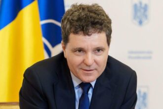 nicusor dan gafa la cotroceni presedintele pare ca a uitat discursul in timpul alocutiunii despre domnitorul grigore alexandru ghyka 691090703d0c7