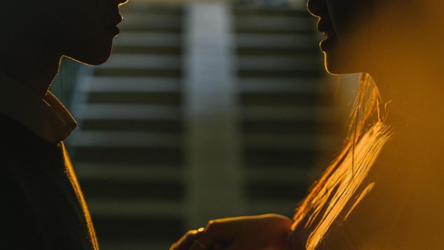 o tanara de 18 ani si a injunghiat iubitul barbatul i ar fi atins nasul dupa noua operatie am crezut pe moment ca mi a stricat operatia 6919d97eb9997