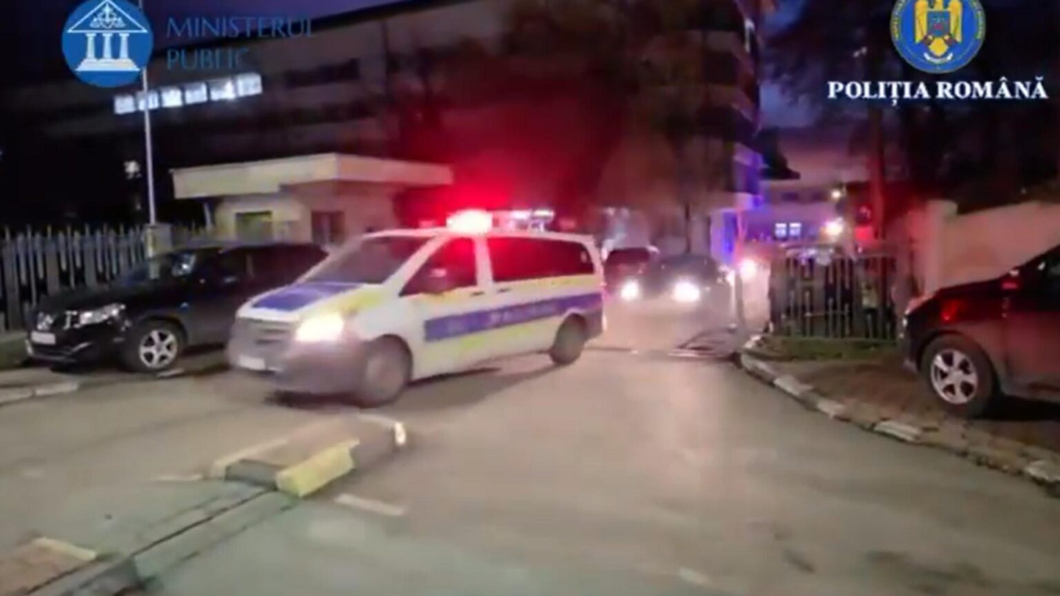 perchezitii de amploare la reteaua cu buletine false vandute unor cetateni straini mascatii au descins la primele ore ale diminetii video 692540f1725a8