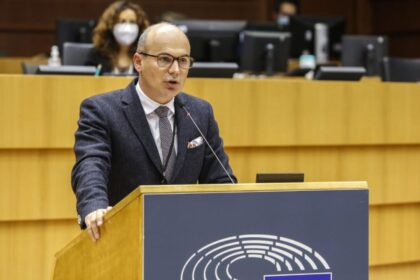 rares bogdan comisia europeana trebuie sa coboare din turnul de fildes si sa revina printre cetatenii europei 6915b3466d180