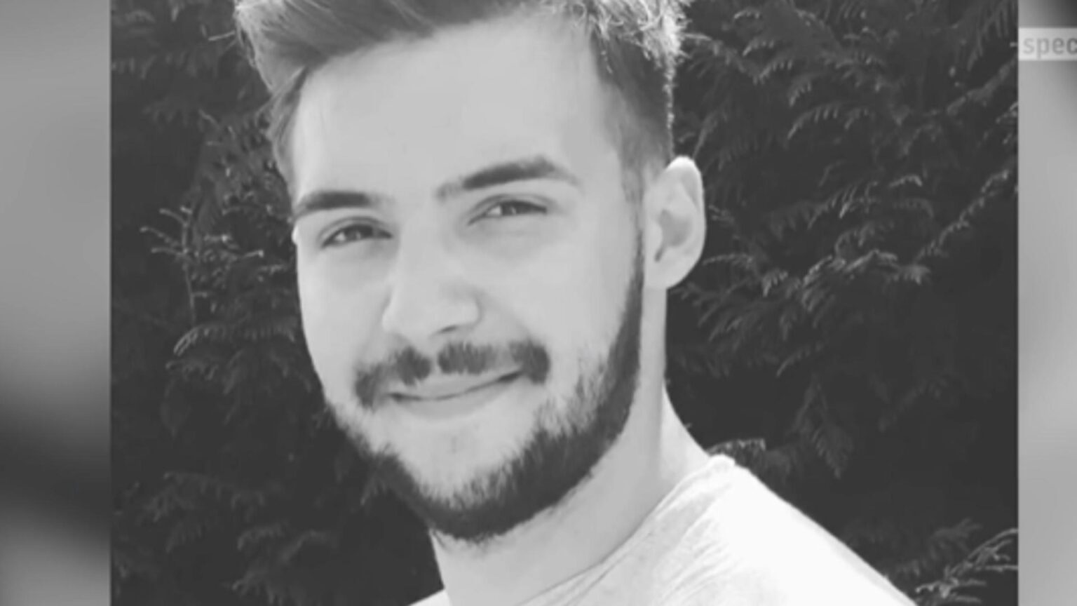 tanarul in scaun cu rotile ucis de o judecatoare intr o parcare a fost inmormantat scuza magistratului a incurcat pedalele 6921d0183a82d