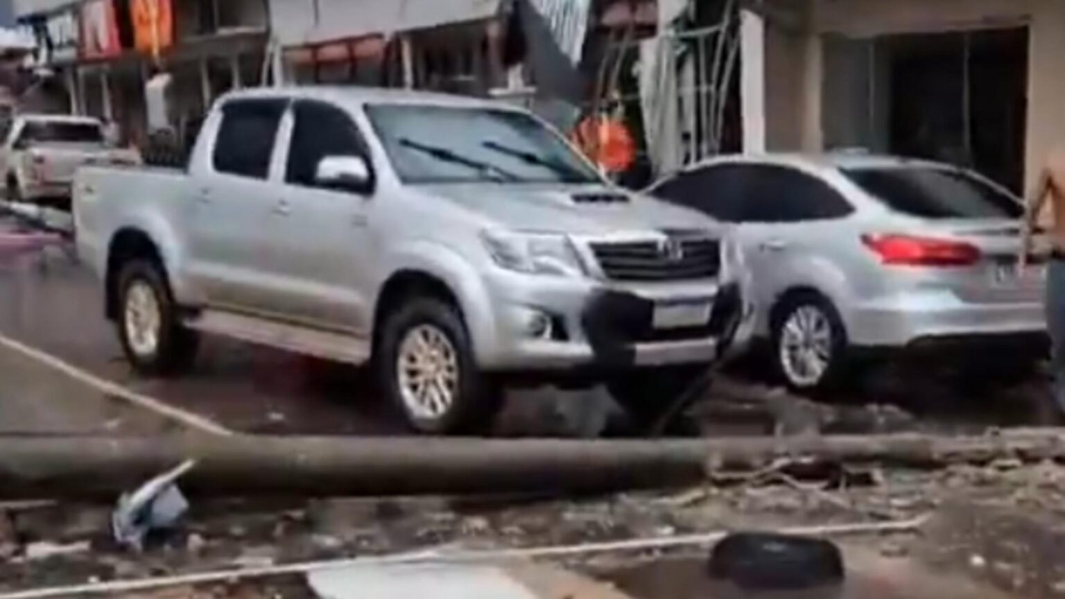 tornada devastatoare in sudul braziliei cel putin cinci morti si peste 130 de raniti imaginile dezastrului video 690efc91b8f96