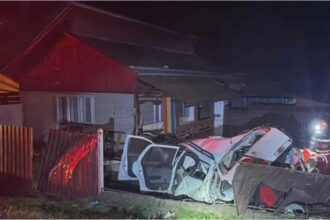 tragedie in judetul suceava o persoana a murit si o alta a fost ranita intr un accident dintre o autoutilitara si un autoturism 692a9e82ae8a9