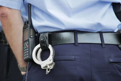 un bebelus de trei luni a murit dupa ce a fost lasat singur in leagan tatal risca ani grei de inchisoare 6916101cb26f9