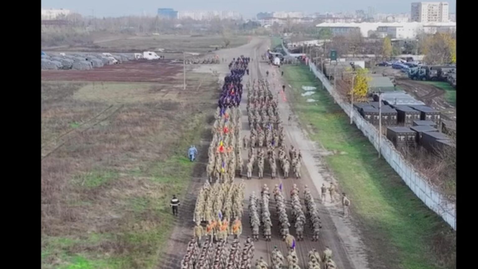 ziua nationala aeronave si echipamente de lupta ce surprize asteapta publicul la parada de sub arcul de triumf 692071d8eb9ef