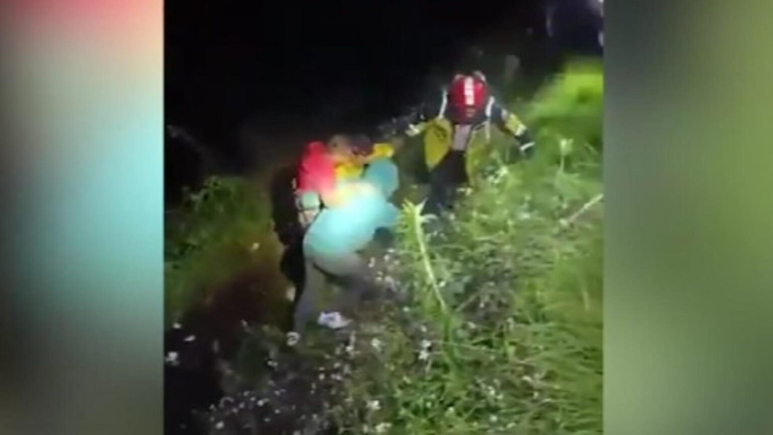 15 morti si 20 de raniti dupa ce un autobuz a cazut in prapastie in guatemala 6951402ab03ec